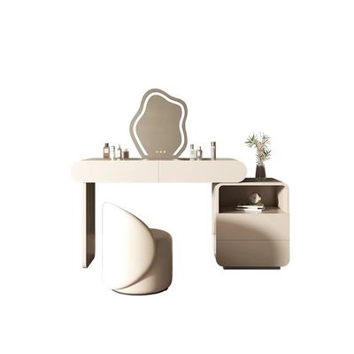 De creatieve die Toilettafel van het Abrikozenhotel met Laden Stevig Hout wordt geplaatst